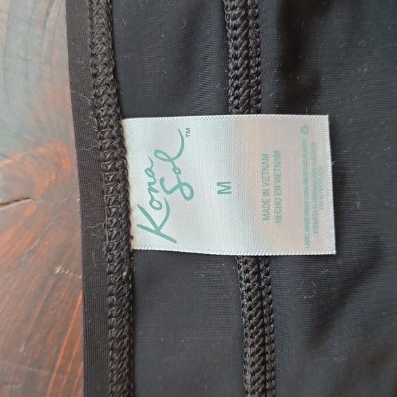 Kona Sol Women's Black Skorts Swim - Picture 2 of 3